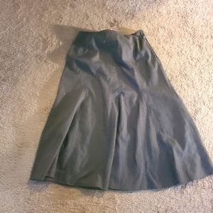 gray skirt